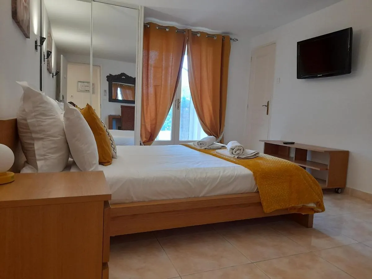 Hotel Villa Maya Gassin 2*,  Francia