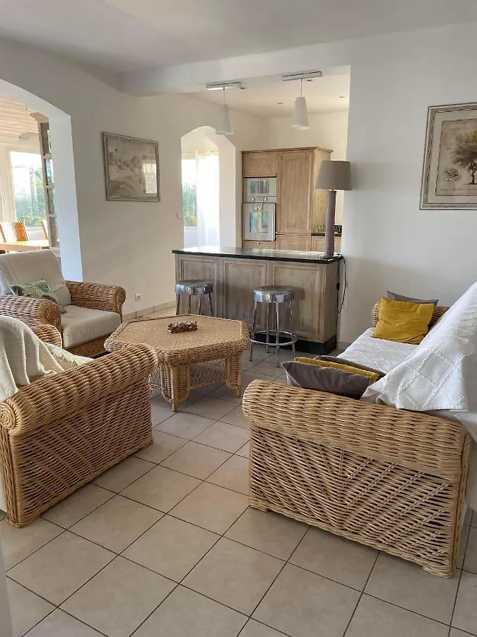 Hotel Villa Maya Гассен