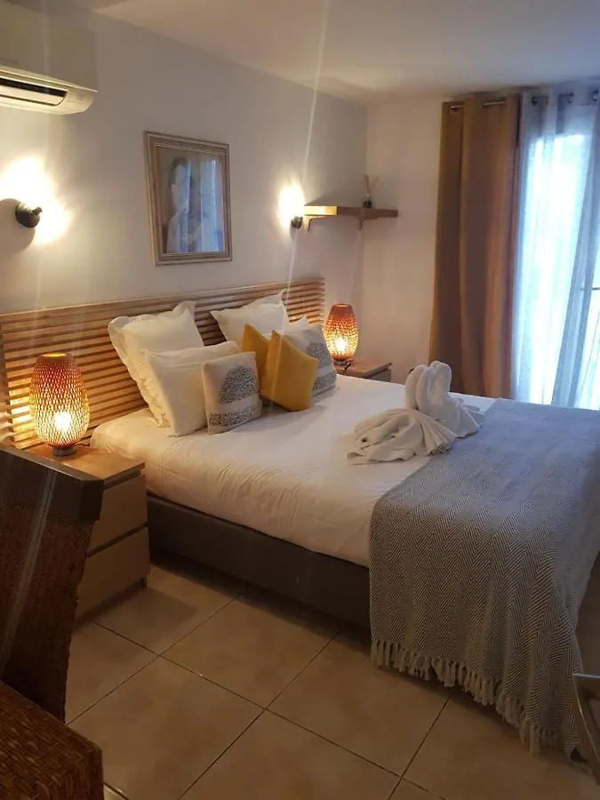 Hotel Villa Maya Gassin 2*,